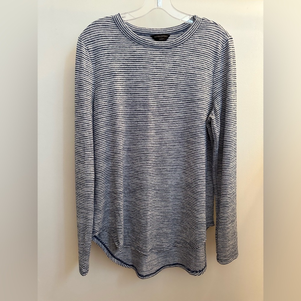 Banana Republic Blue and White Striped Crewneck